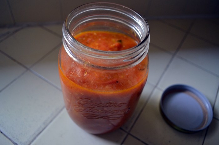 homemade heirloom tomato sauce